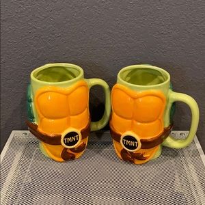 2 large TMNT mugs